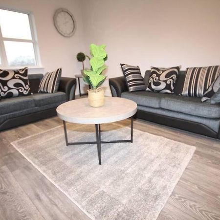 Great West Road Apartments Flat D Londra Esterno foto