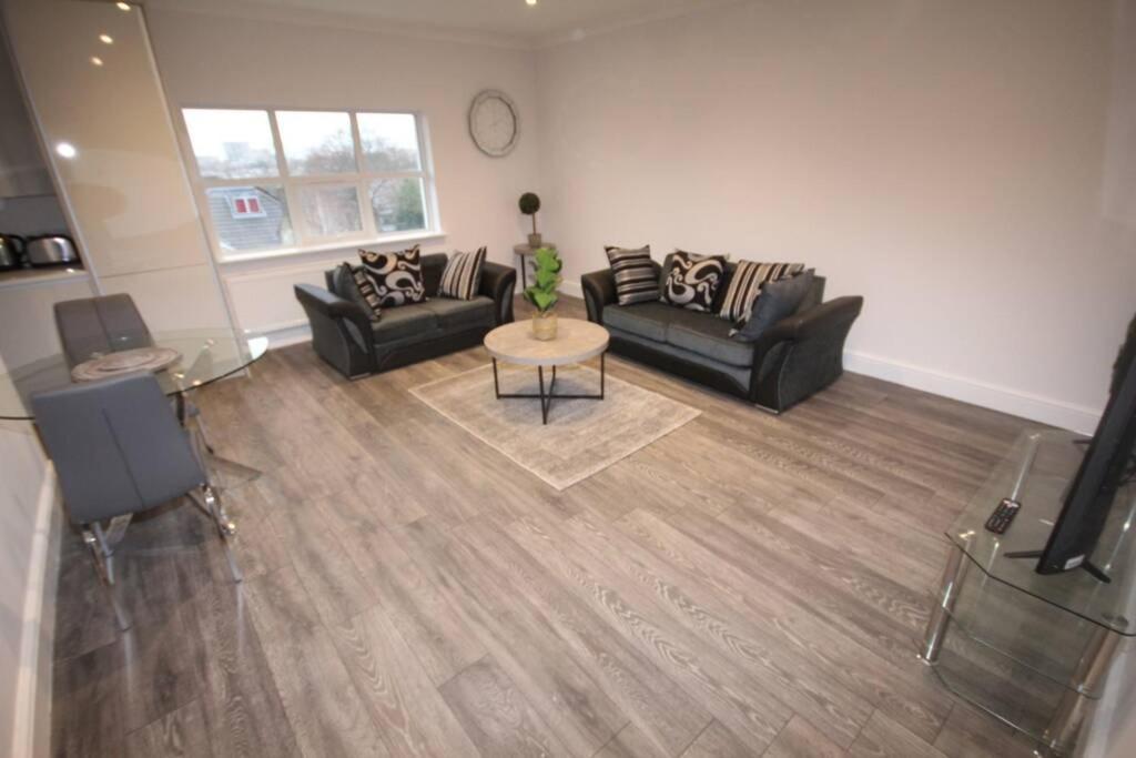 Great West Road Apartments Flat D Londra Esterno foto