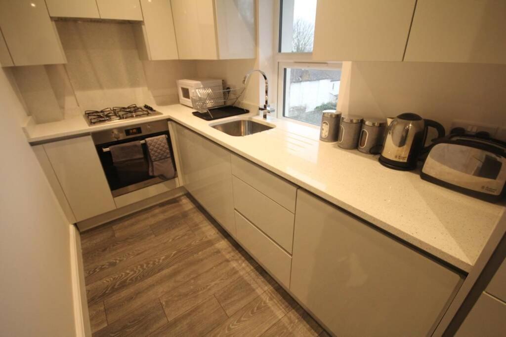 Great West Road Apartments Flat D Londra Esterno foto