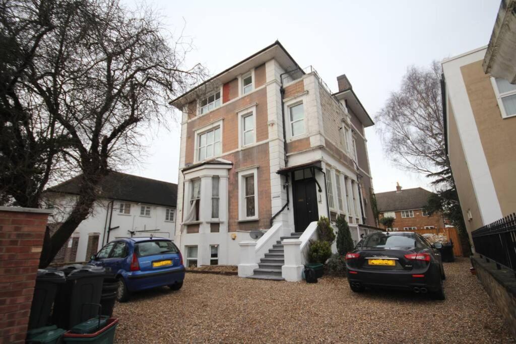 Great West Road Apartments Flat D Londra Esterno foto