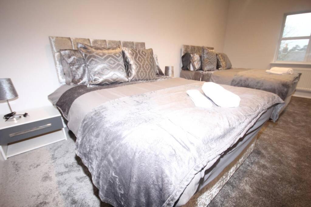 Great West Road Apartments Flat D Londra Esterno foto