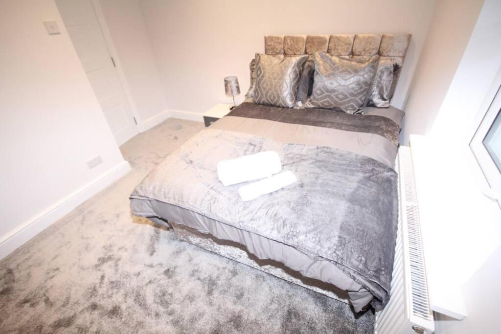 Great West Road Apartments Flat D Londra Esterno foto
