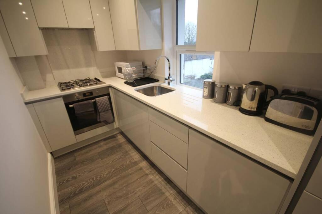 Great West Road Apartments Flat D Londra Esterno foto