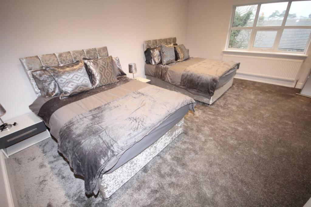 Great West Road Apartments Flat D Londra Esterno foto